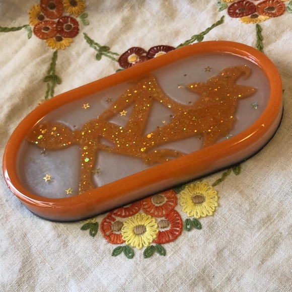 Handmade resin witch tray - Picture 2 of 5